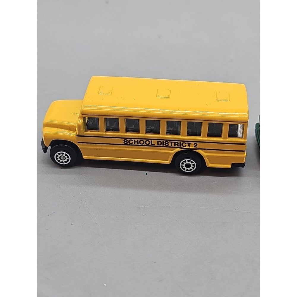 Maisto Gas Tanker Leyland‎ Metropolitan Heating & Fuel Oil 1/64 & School Bus - Picture 2 of 10